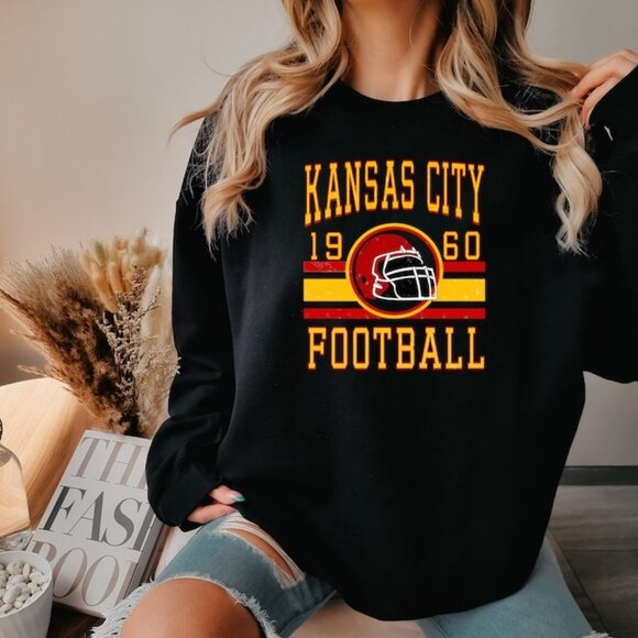 Kansas City Chiefs Red Crewneck Sweatshirt Football Fan Cozy Game Day Apparel 51 - Picture 1 of 5